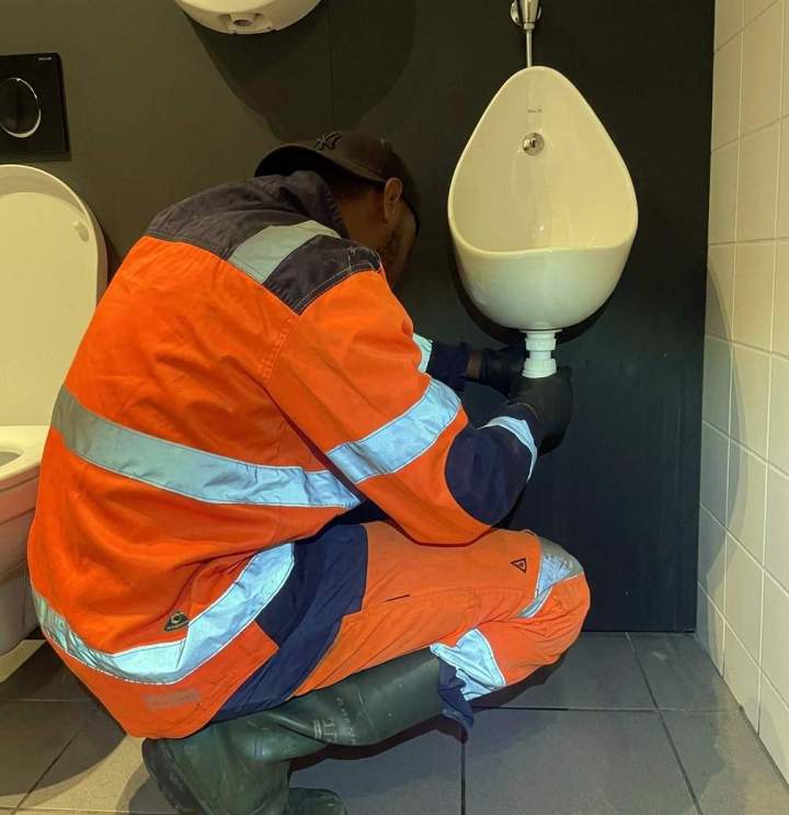 Débouchage urinoir Versailles